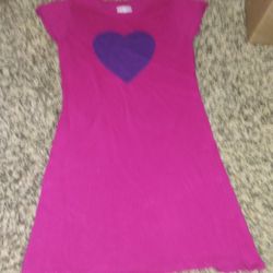 The Children's Place Girl's Size 7/8 Pink Short Sleeve Sweater Dress Purple Heart


Excellent Condition!!


**Bundle and save with combined shipping**
