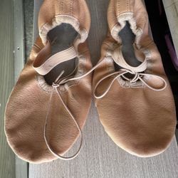 Girl’s Leather Ballet Slippers Like New Size 1.5