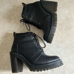 DR MARTENS AVERIL Ankle Boots Womens Sz 8 Black Leather Heel Platform Y2k