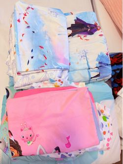 Twin Bed sheet / comforter