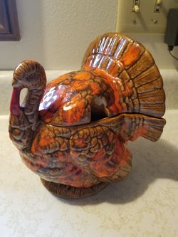 Turkey gravey boat PRICE REDUCEF