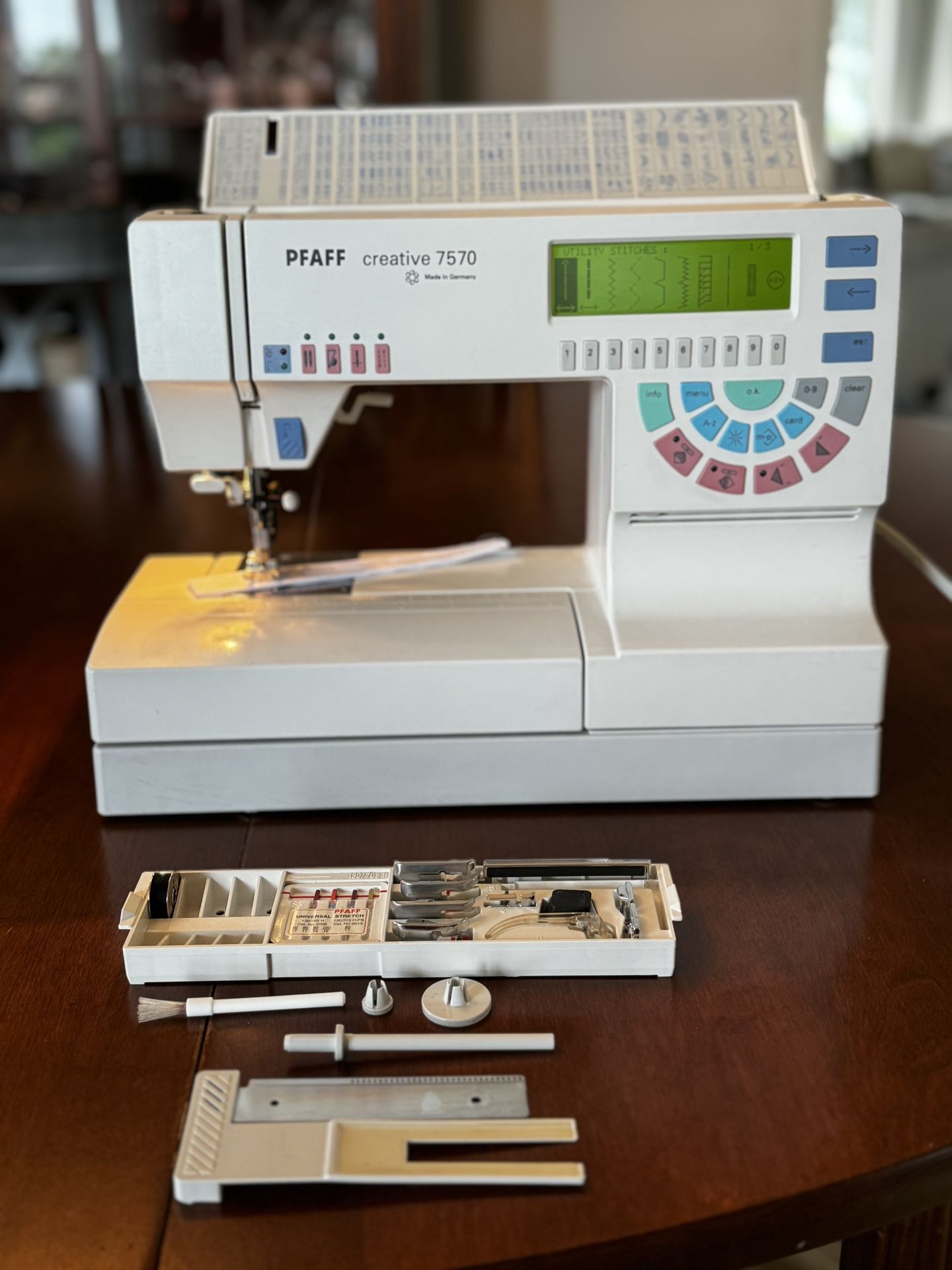 PFAFF 7570