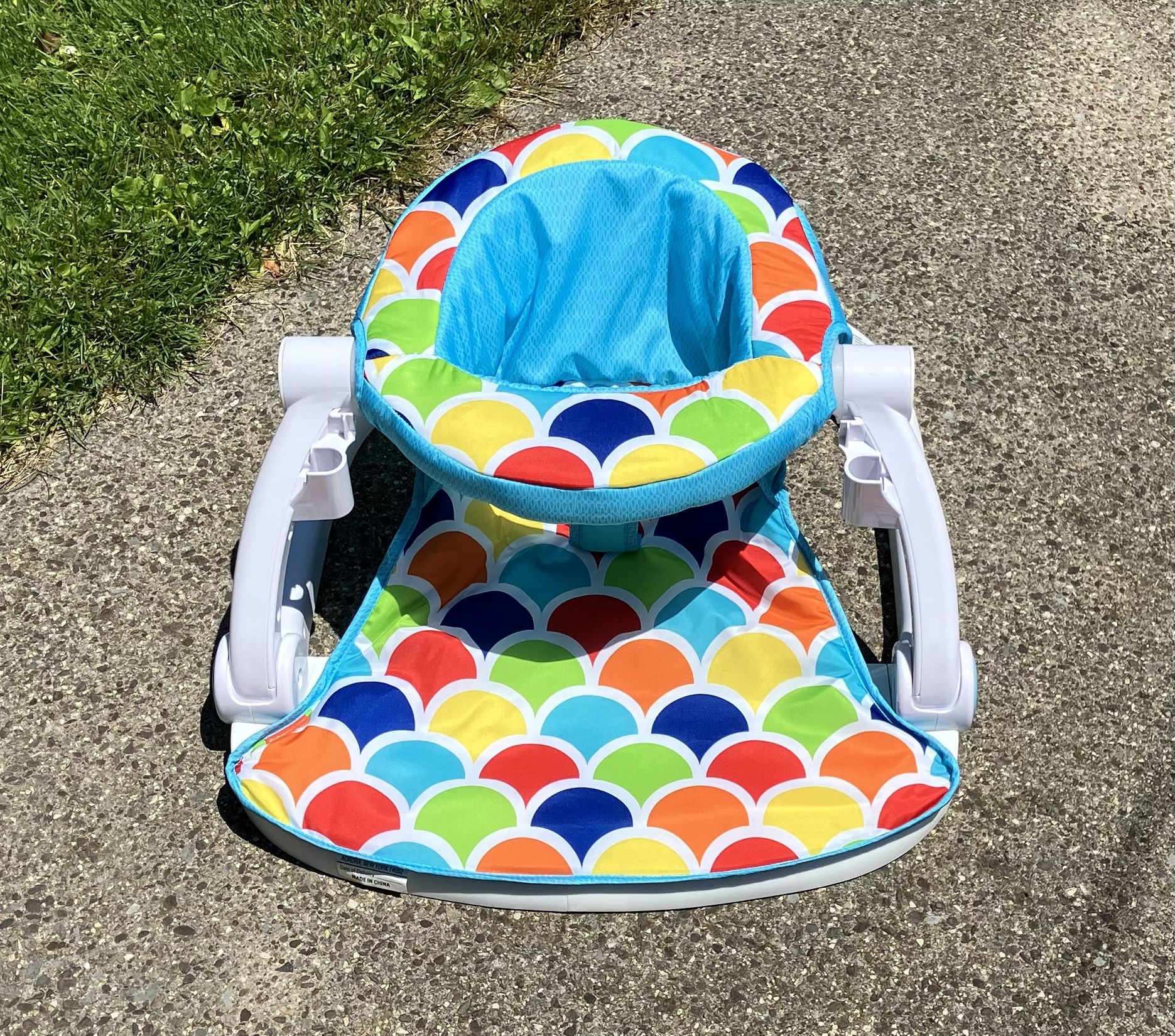 Fisher-Price Portable Baby Chair, Deluxe Sit-Me-Up Floor Seat 