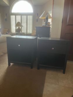 Set of two nightstands