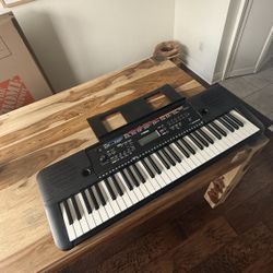 Yamaha PSR-E263 Portable Keyboard – Excellent Condition 