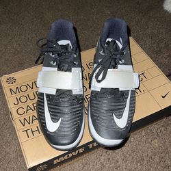 Nike Shoes Size 5.5