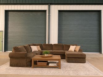 OBO Brown U-Shaped Sectional Couch – Cozy & Spacious
