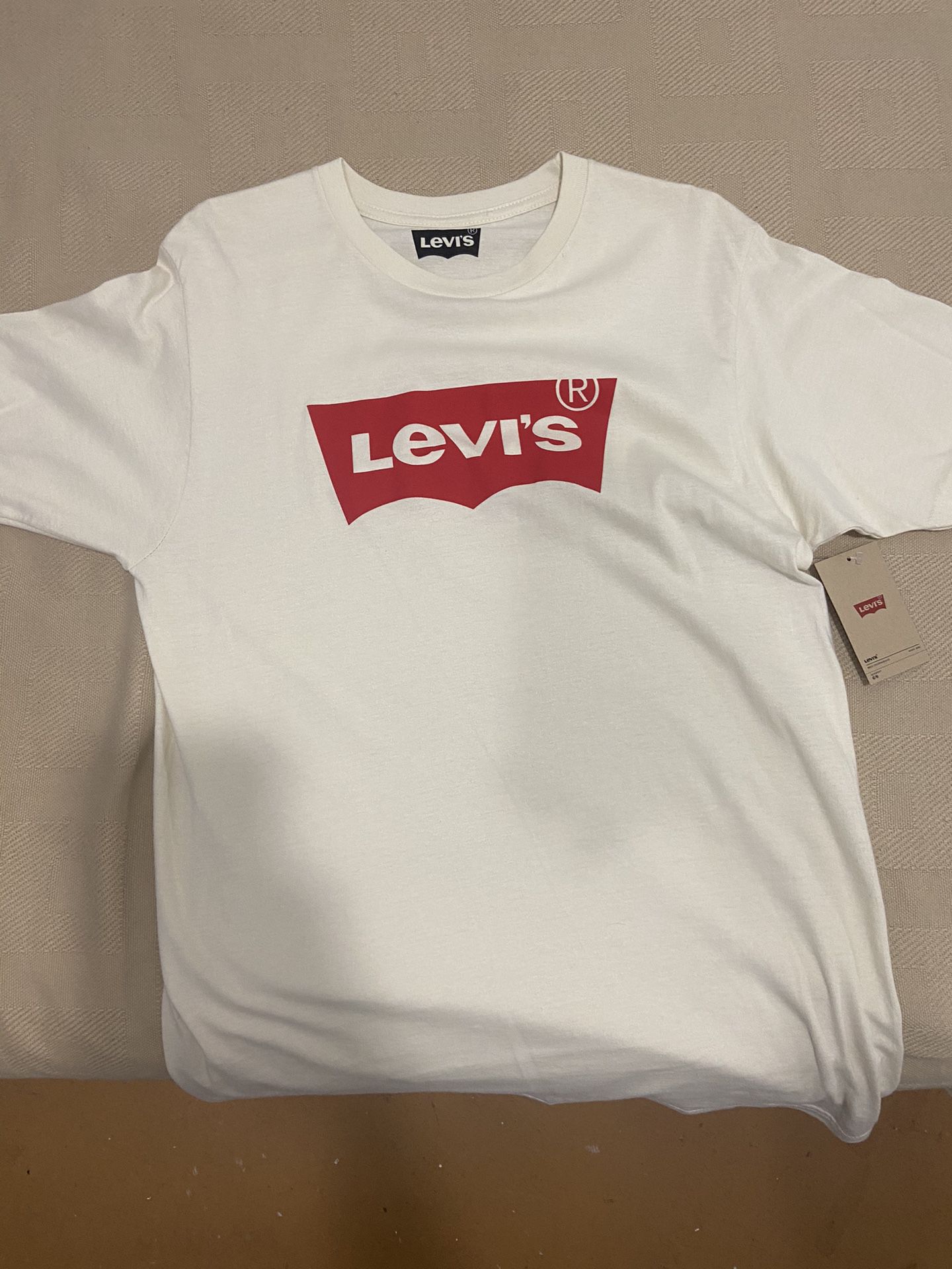 Brand new levis shirt size M