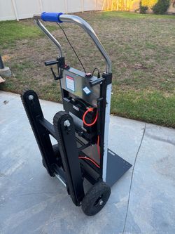 Electric stair-climbing transporter