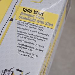 NEW IN BOX 1000 WATT STANDLIGHT WITH SLED