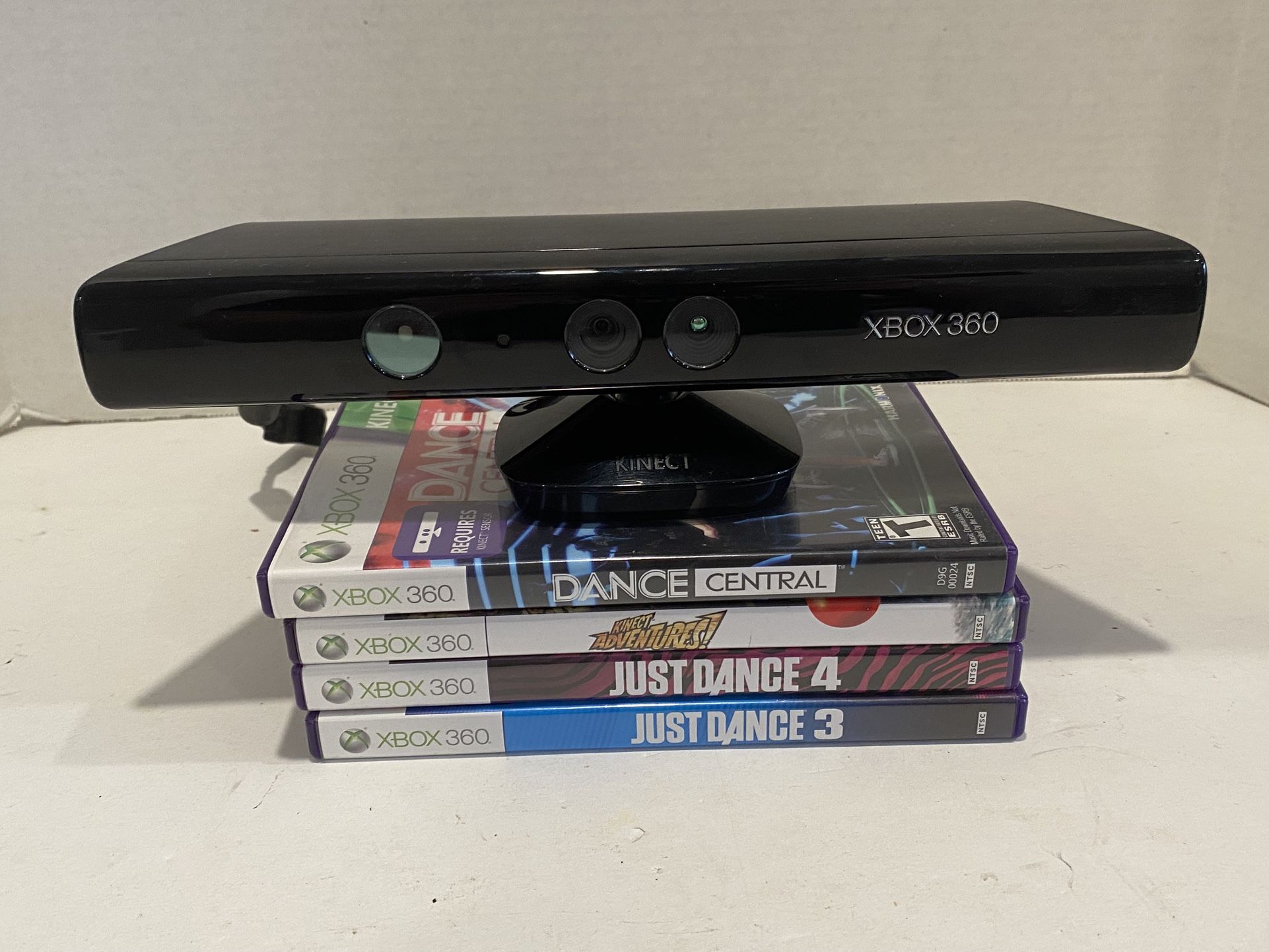 Microsoft Xbox 360 Kinect Sensor With 4 Games