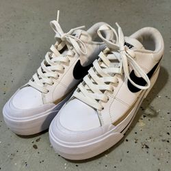 Nike Court Legacy Lift Women’s Size 6.5 Shoes