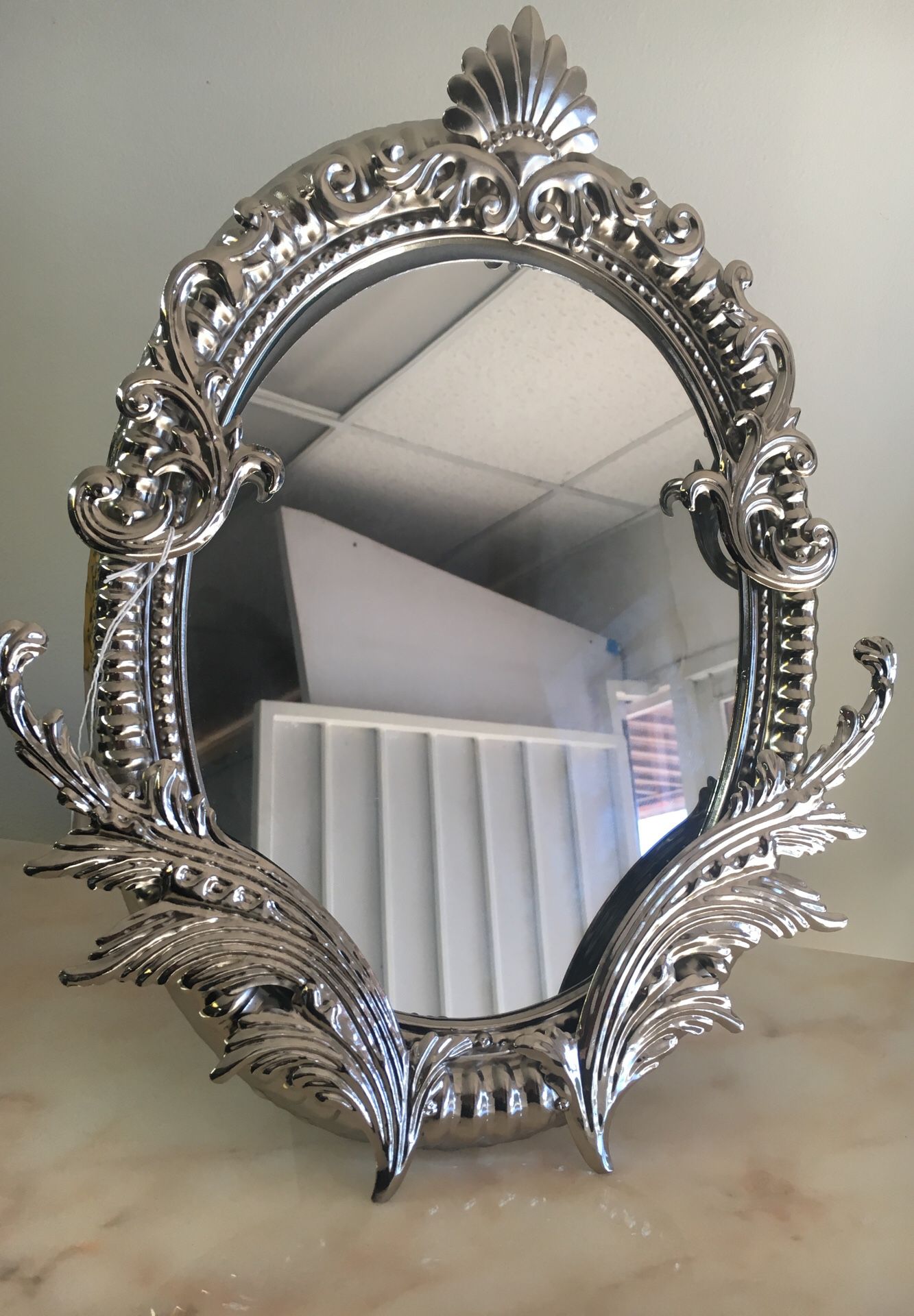 Wall and table mirror