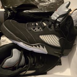 Air Jordan 5 – Men’s Size 10.5