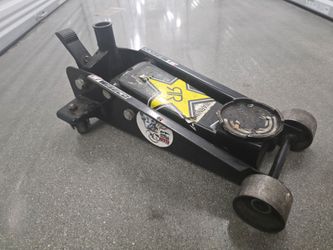3 Ton Floor Jack - Works Great! Moving Sale - Priced to Sell Today!