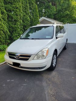 2008 Hyundai Entourage