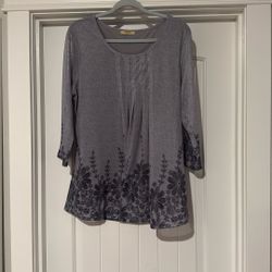 Gorgeous Blouse With Flowers