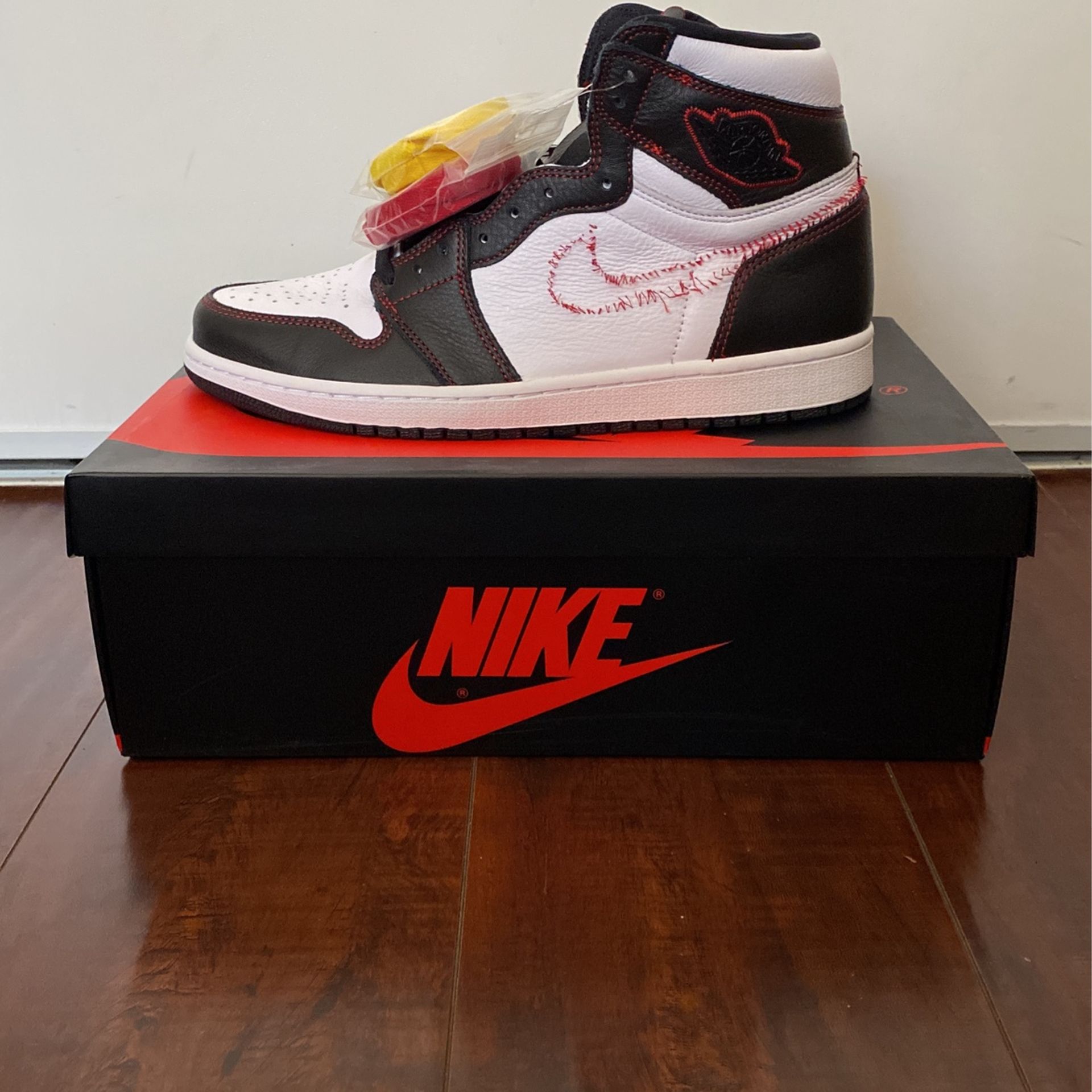 Air Jordan 1 High OG Defiant