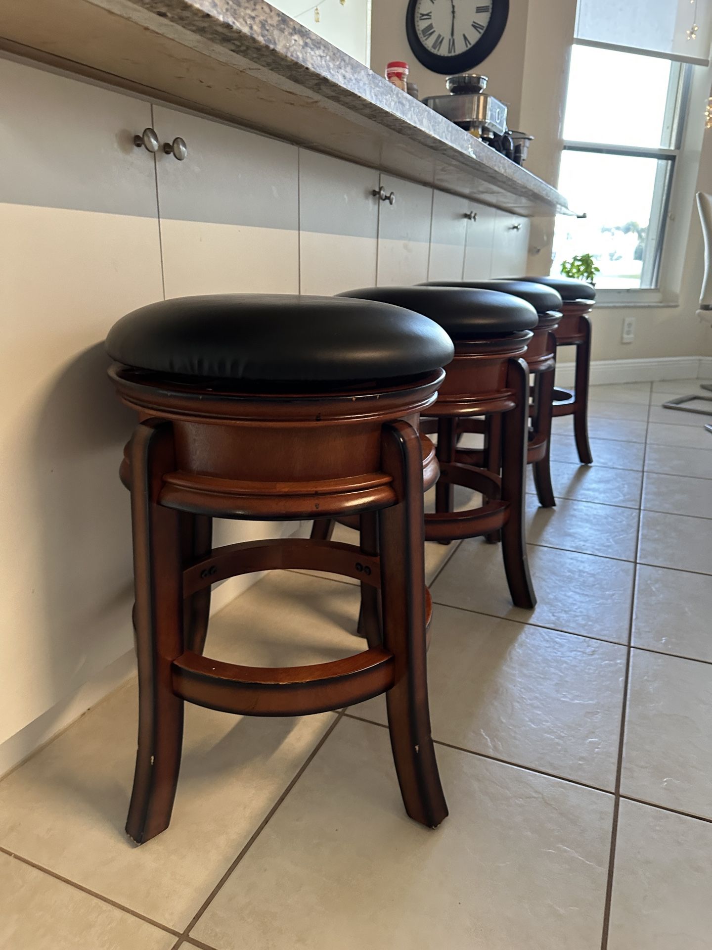 Set of 4 Swivel Bar Stools