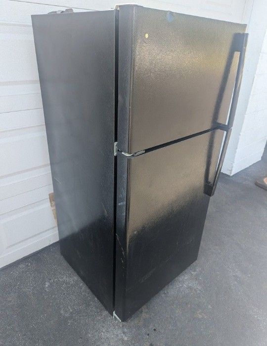 GE Refrigerator - Apartment Size - 14.6 Cu-Ft