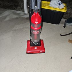 DIRT DEVIL VACUUM