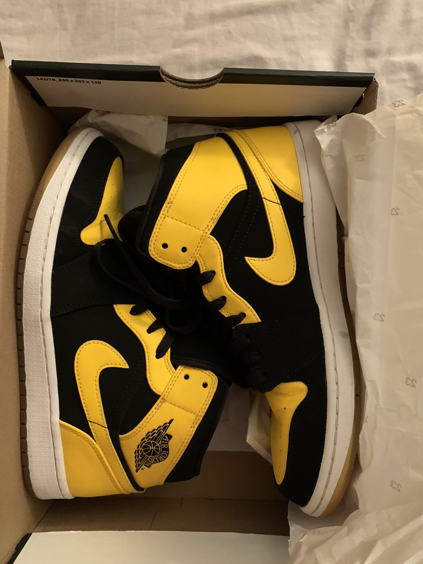 Jordan Retro 1 New Love Mid..100% authentic