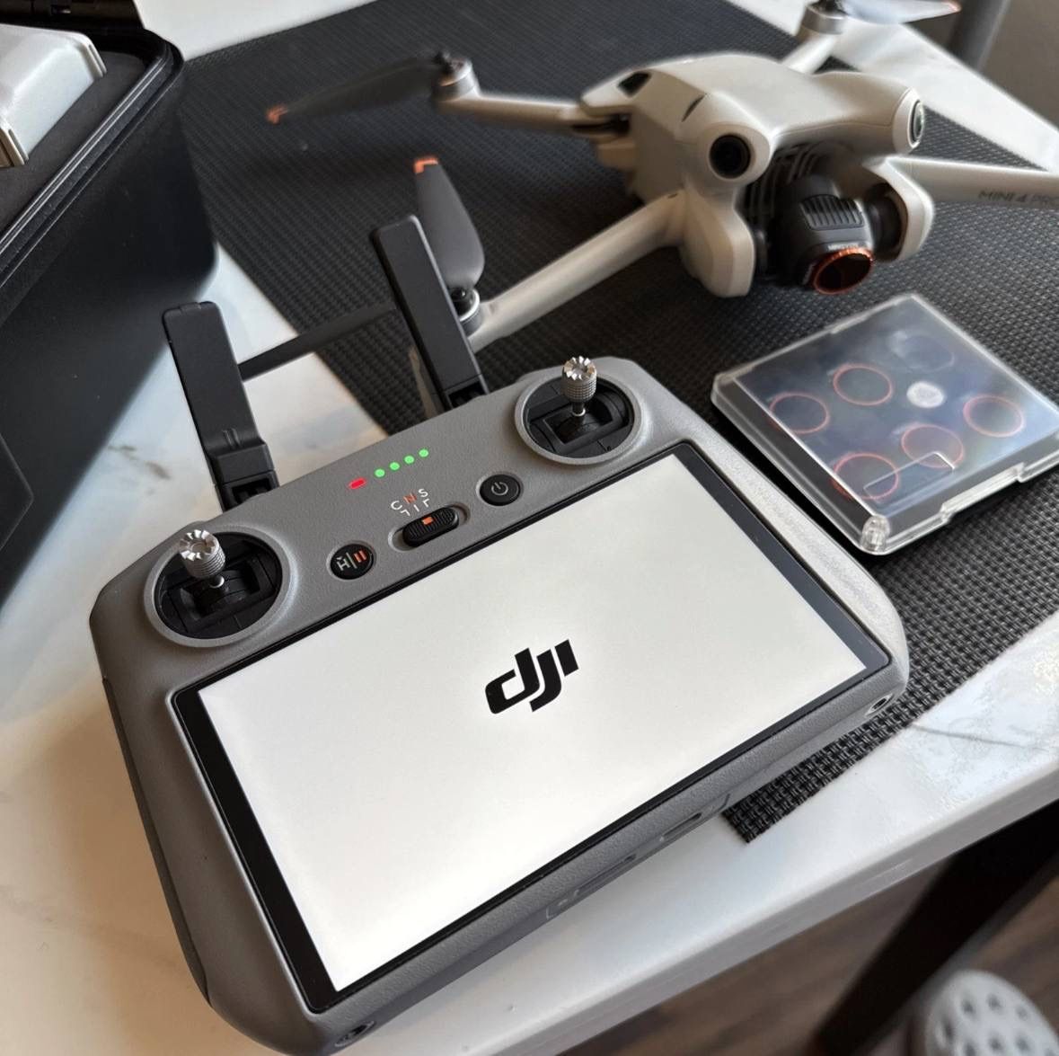 DJI Mini 4 PRO Fly More Combo Camera Drone RC 2 Remote LOTS of EXTRAS!)