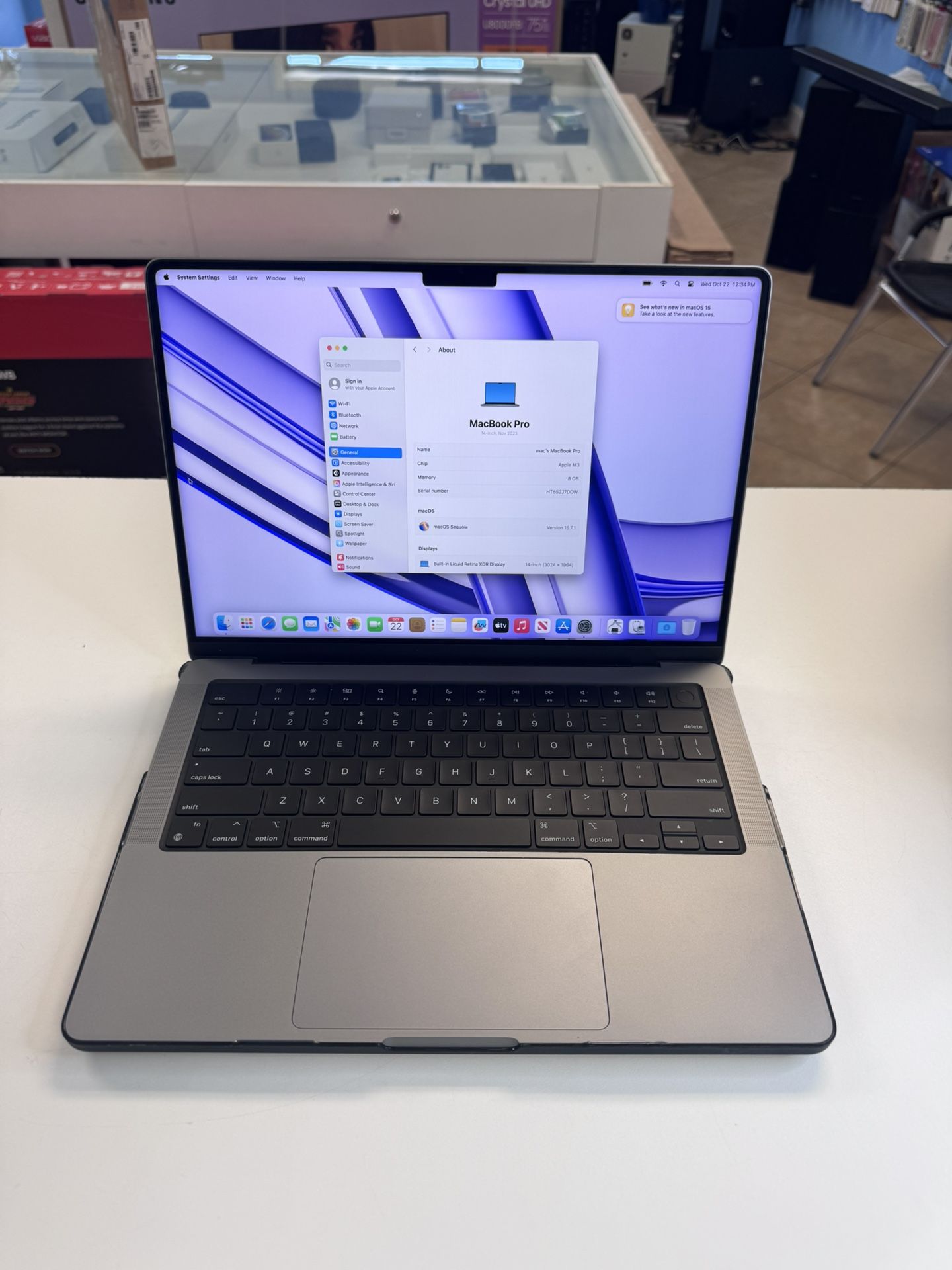 MacBook Pro 14inch M3-1TB ssd like New battery cycle 7 & Free Case 