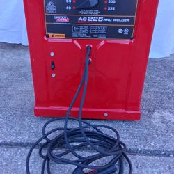 Lincoln Electric AC225 Arc/Stick Welder