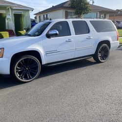 2013 Chevy LTZ Suburban 
