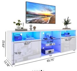 Center Piece And Tv Stand