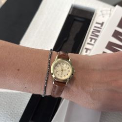 Watches for Women, Small Gold Vintage Watch with Classic Numeral Dial, Slim Leather Strap