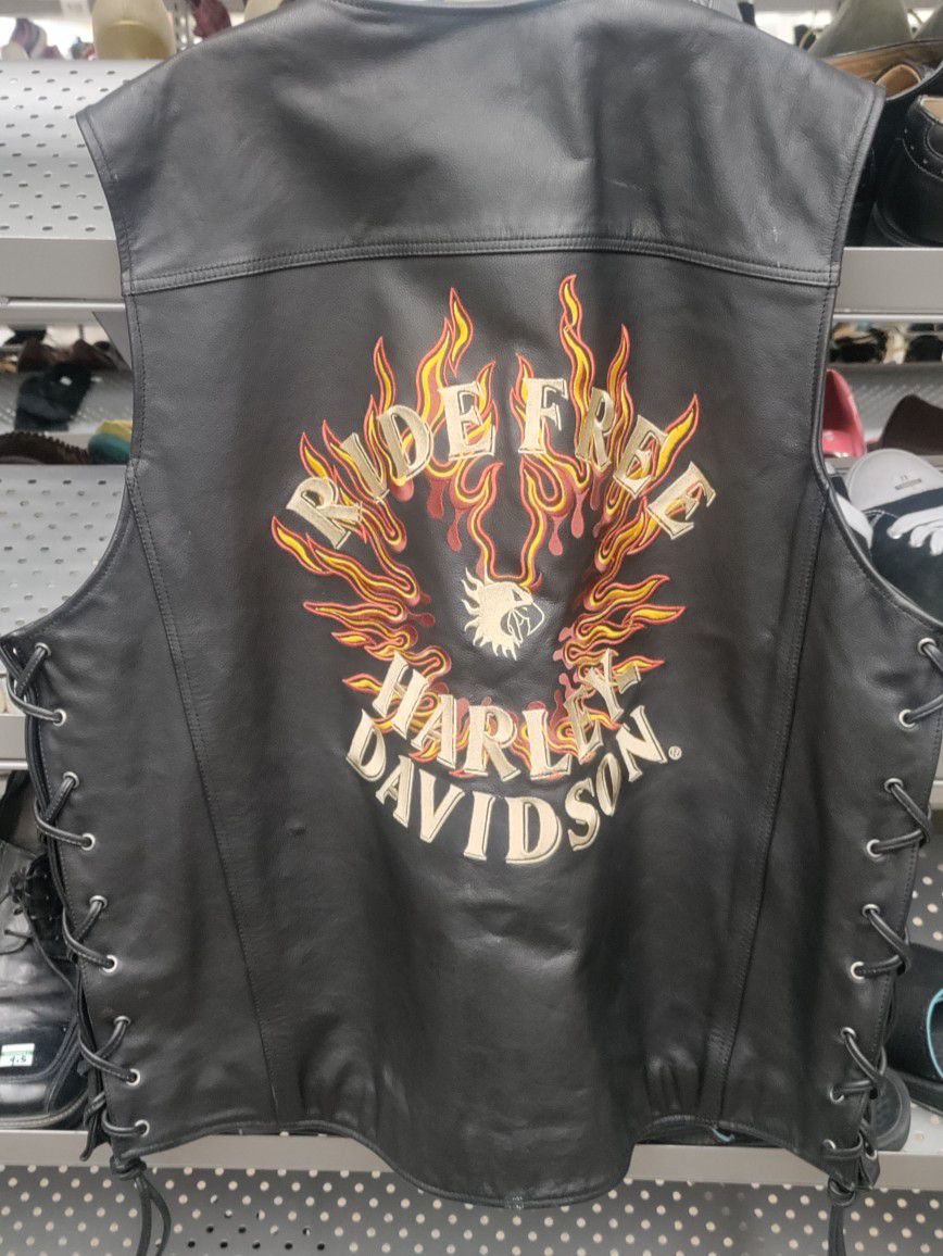Harley Davidson Men’s RIDE FREE FLAME II Black Leather Vest 