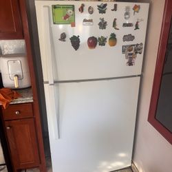 Whirlpool Refrigerator 