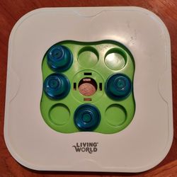 Living World Teach N Treat Pet Flip Board