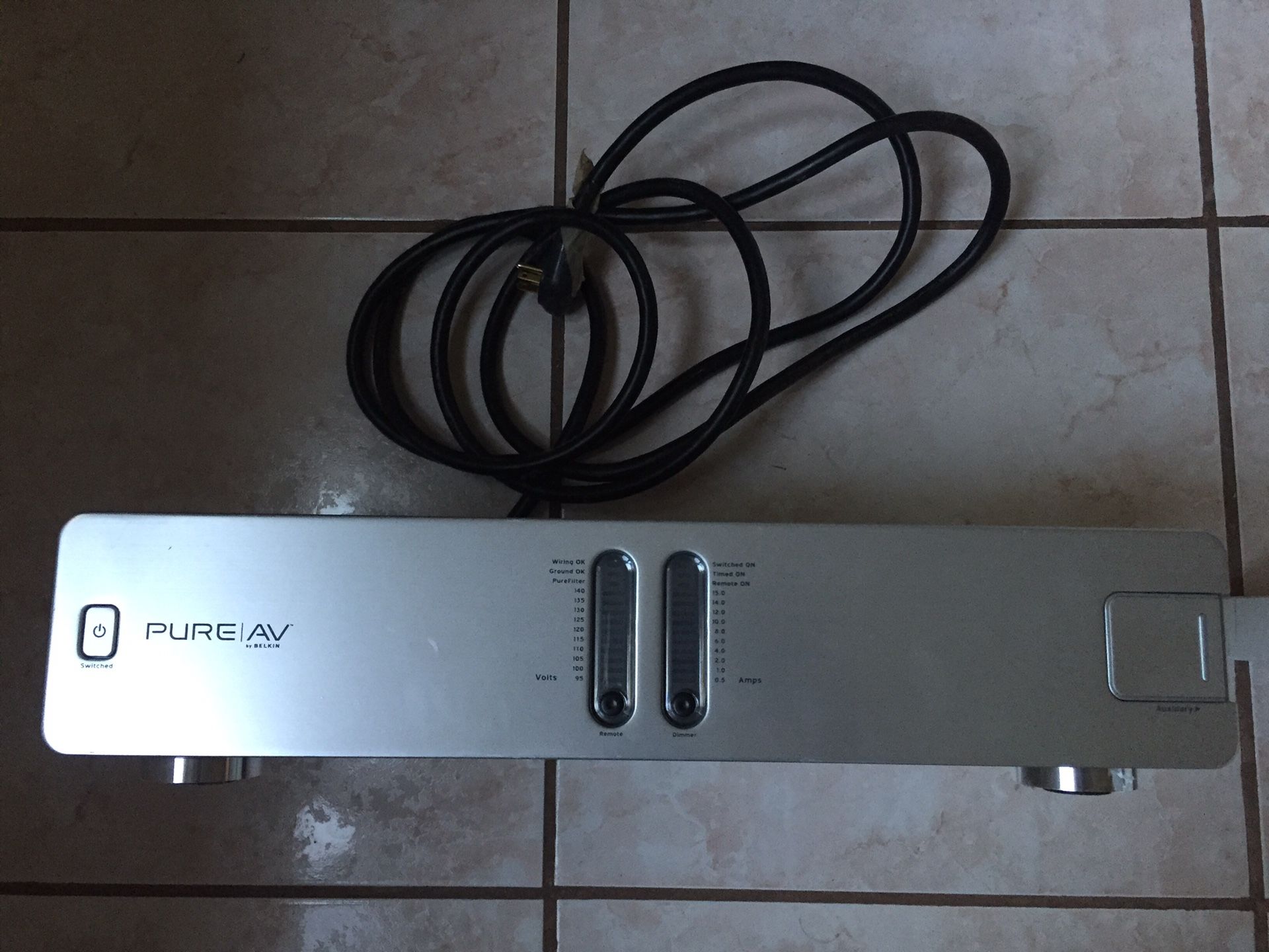 Belkin AP21100-12 PureAV PF31 Home Theater Power Console