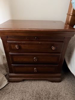 Solid Wood Nightstand – 3 Drawer Storage