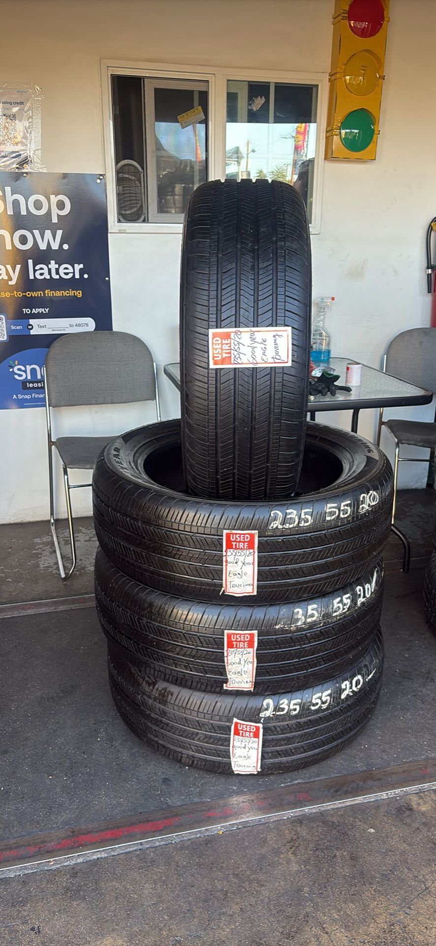 235/55/20 BRIDGESTONE 4 TIRES SEMI NEW - DOT 2023