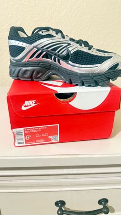 Women’s 6.5 nikes brand new