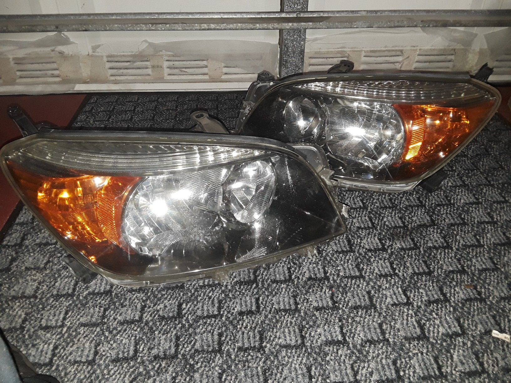 Toyota rav4 headlights
