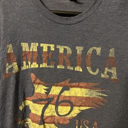 T-shirt black