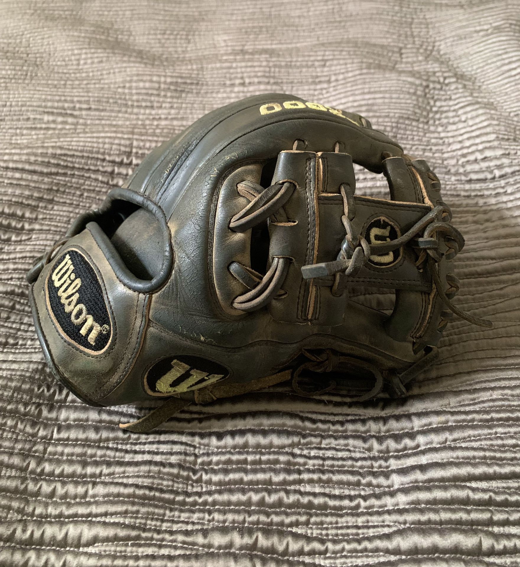 Wilson A2000 baseball glove 11.25