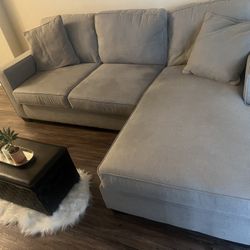 Couch With Reversible Chaise