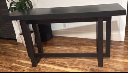 Black entry table