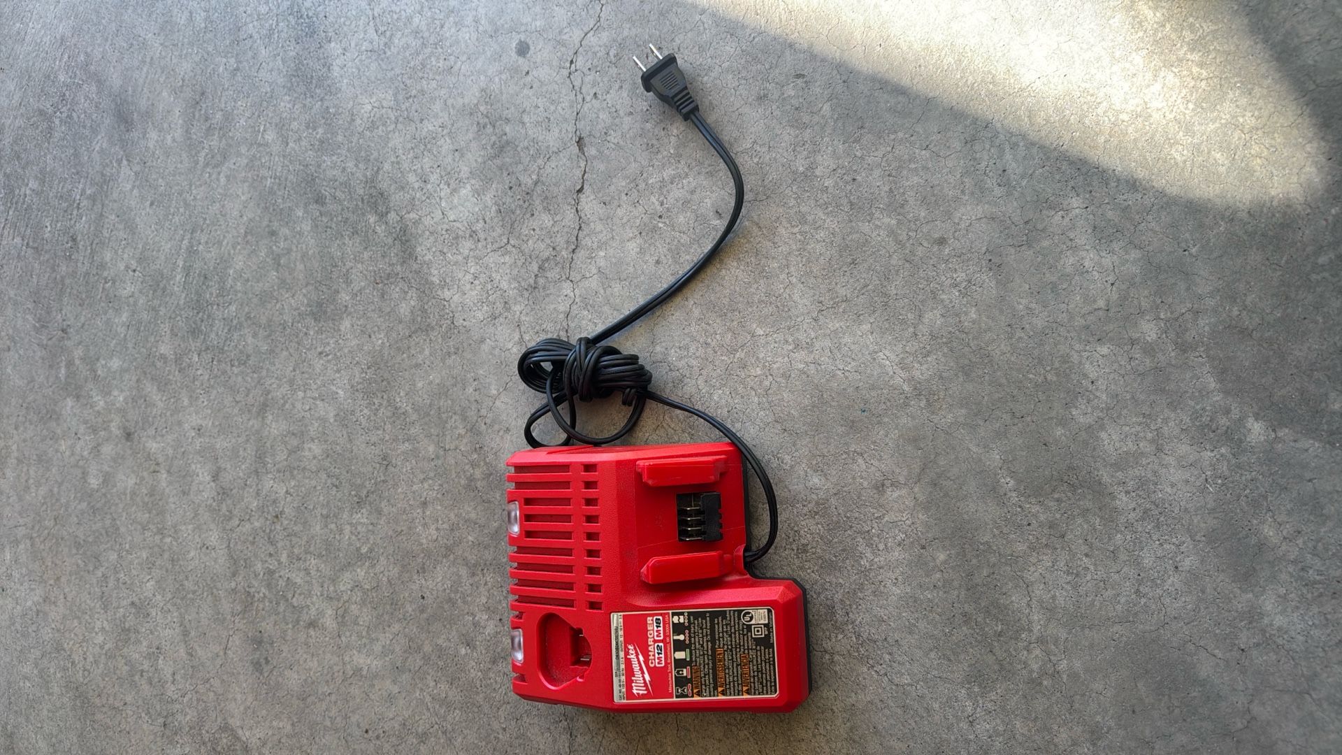 Milwaukee Battery Charger
