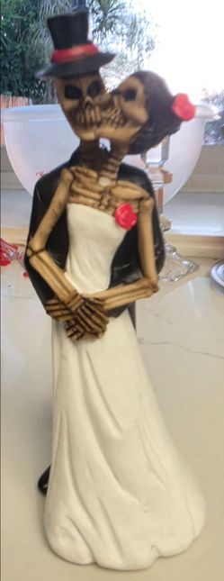 Ebros "Love Never Dies" Skeleton Couple Figurine