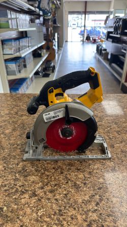 Tools saw Dewalt dcs391
