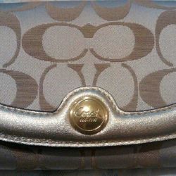 Coach- Legacy Signature Compact Clutch Wallet 