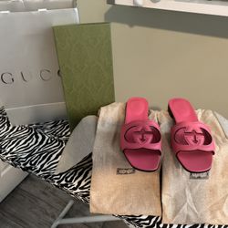 Gucci Pink Cut Out  leather Sandals.  Size 8.5 New Without Tags. Never  Worn