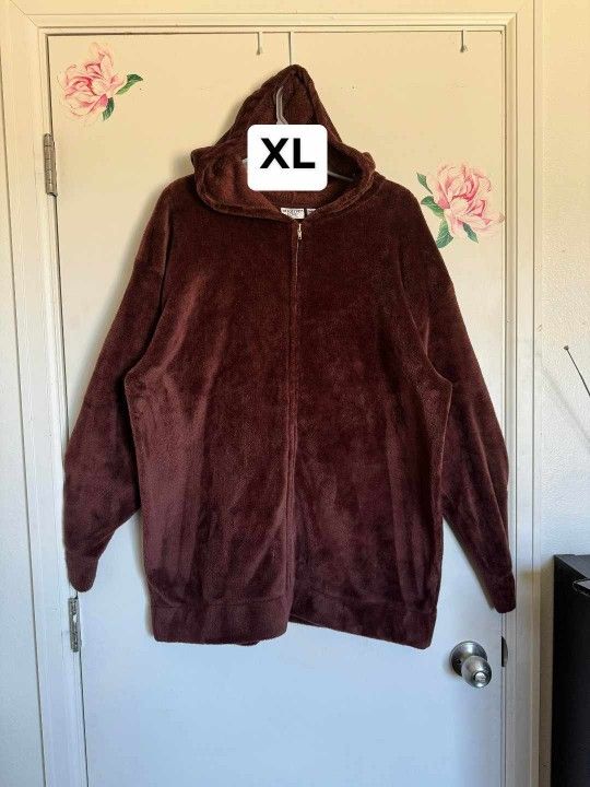 New Women's Hoodie/Sweater Size XL 